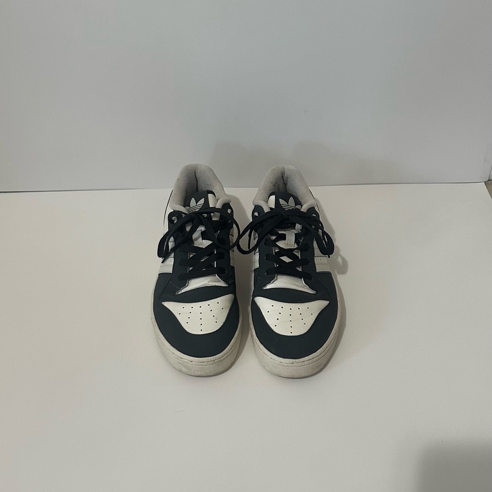 Adidas Shoes - Women’s Size 7 - worn maybe 4-5 times - good condition